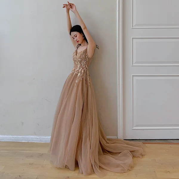 Sexy Kaki Robe De Soirée 2019 Princesse Bretelles Spaghetti Sans Manches Appliques En Dentelle Perlage Tribunal Train Volants Dos Nu Robe De Ceremonie