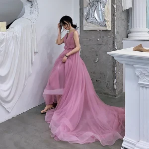 Charmant Rose Bonbon Robe De Soirée 2019 Princesse Col V Profond Sans Manches Tribunal Train Volants Dos Nu Robe De Ceremonie