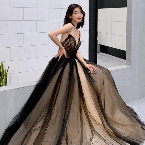 Sexy Schwarz Ballkleider 2019 A Linie Spaghettiträger Ärmellos Lange Rüschen Rückenfreies Festliche Kleider