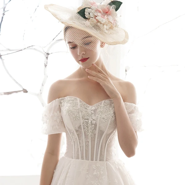Chic / Belle Ivoire Robe De Mariée 2019 Princesse De l'épaule Gonflée Manches Courtes Dos Nu Appliques En Dentelle Perlage Chapel Train Volants Tulle