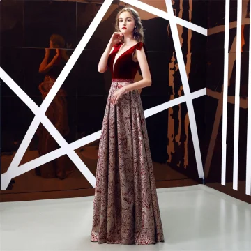 Chic Belle Bordeaux Jacquard Daim Robe De Soirée 2019 Princesse Col V Profond Sans Manches Perlage Ceinture Longue Volants Dos Nu Robe De Ceremonie