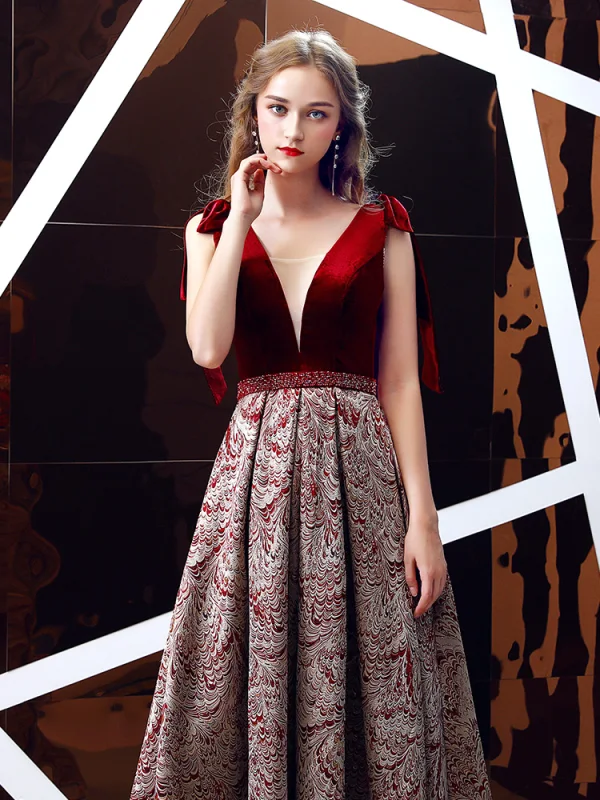 Chic / Beautiful Burgundy Jacquard Suede Evening Dresses 2019 A-Line / Princess Deep V-Neck Sleeveless Beading Sash Floor-Length / Long Ruffle Backless Formal Dresses