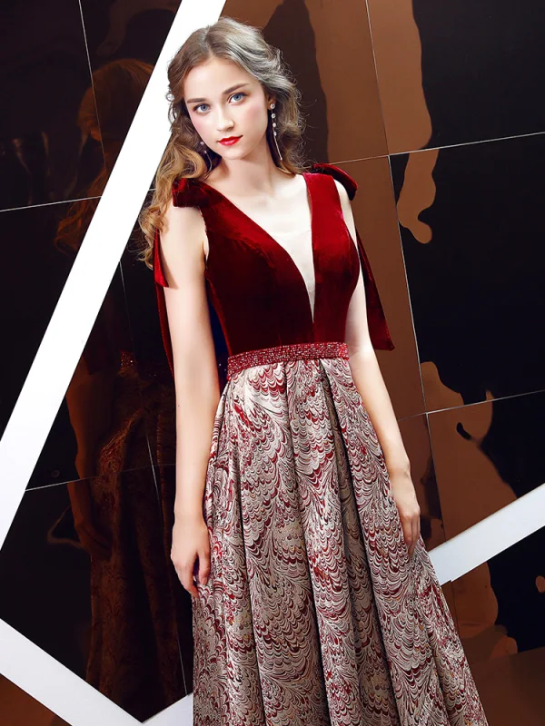 Chic / Beautiful Burgundy Jacquard Suede Evening Dresses 2019 A-Line / Princess Deep V-Neck Sleeveless Beading Sash Floor-Length / Long Ruffle Backless Formal Dresses