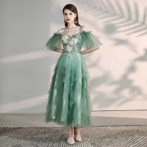 Snygga Fina Grön Hemkomst Studentklänningar 2019 Prinsessa Spaghettiband Korta Ärm Appliqués Spets Beading Te Längd Cascading Volanger Halterneck Formella Klänningar