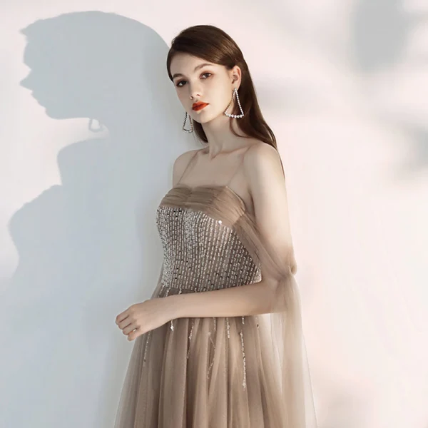 Élégant Kaki Robe De Soirée 2019 Princesse De l'épaule Bretelles Spaghetti Manches Courtes Perlage Longue Volants Dos Nu Robe De Ceremonie