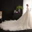 Viktorianischer Stil Vintage Champagner Brautkleider / Hochzeitskleider 2019 A Linie Eckiger Ausschnitt Geschwollenes Kurze Ärmel Rückenfreies Schleife Glanz Tülle Applikationen Spitze Perlenstickerei Kathedrale Schleppe Rüschen