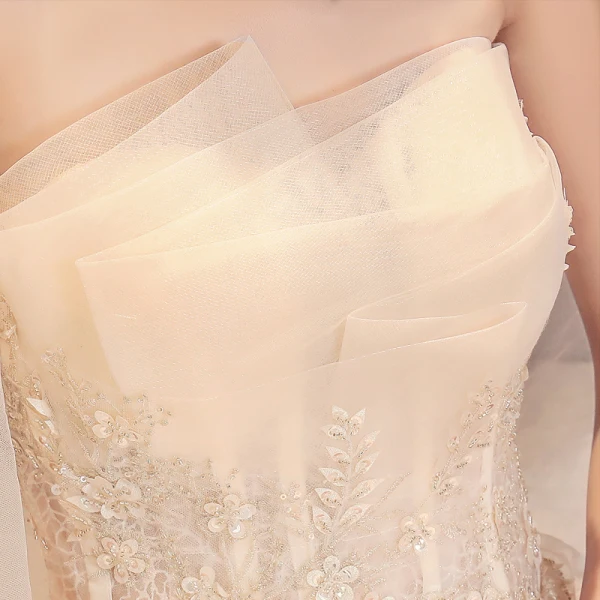 Chic / Belle Champagne Dentelle Robe De Mariée 2019 Robe Boule Bustier Sans Manches Dos Nu Glitter Tulle Appliques En Dentelle Perlage Chapel Train Volants