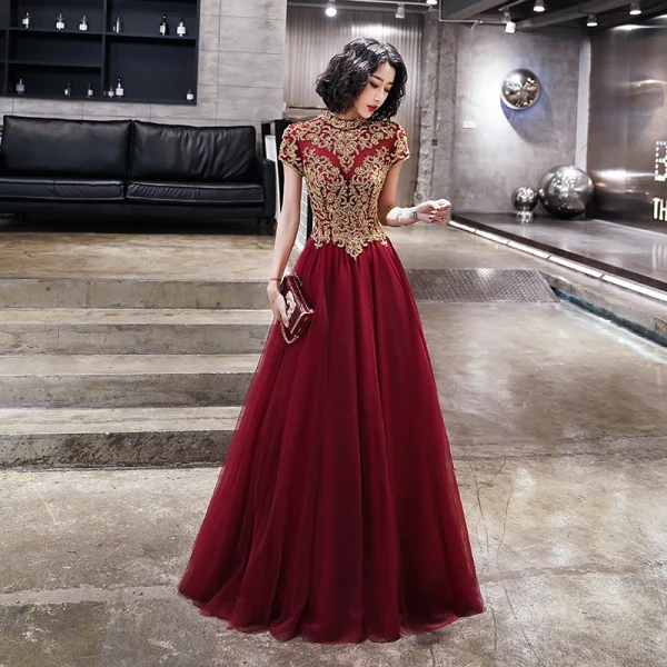 Vintage / Retro Burgundy See-through Evening Dresses  2019 A-Line / Princess High Neck Short Sleeve Beading Floor-Length / Long Ruffle Backless Formal Dresses