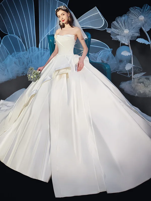 Modest / Simple Ivory Satin Wedding Dresses 2019 Ball Gown Strapless Sleeveless Backless Cathedral Train Ruffle