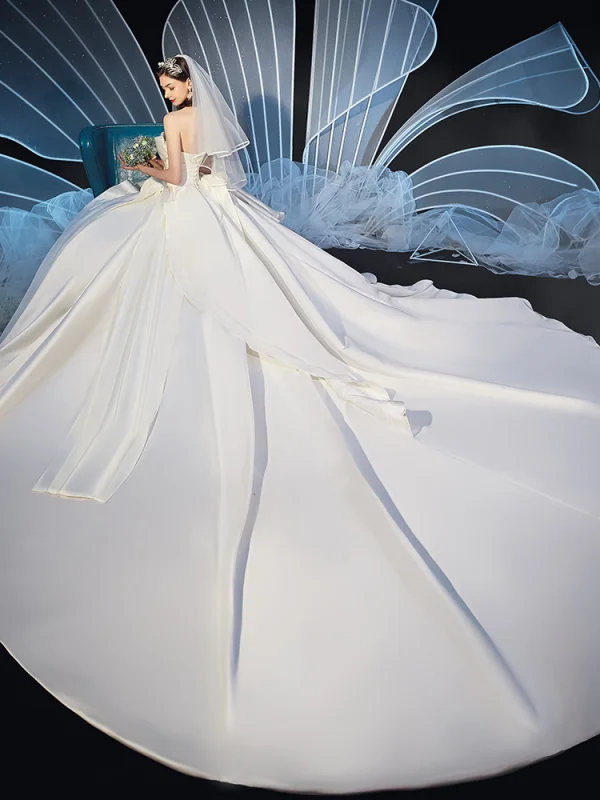 Modest / Simple Ivory Satin Wedding Dresses 2019 Ball Gown Strapless Sleeveless Backless Cathedral Train Ruffle