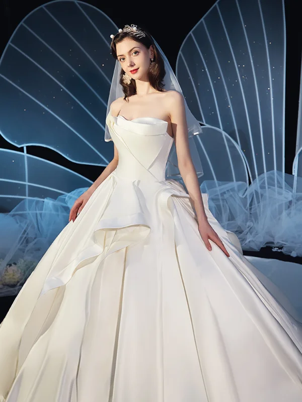 Modest / Simple Ivory Satin Wedding Dresses 2019 Ball Gown Strapless Sleeveless Backless Cathedral Train Ruffle