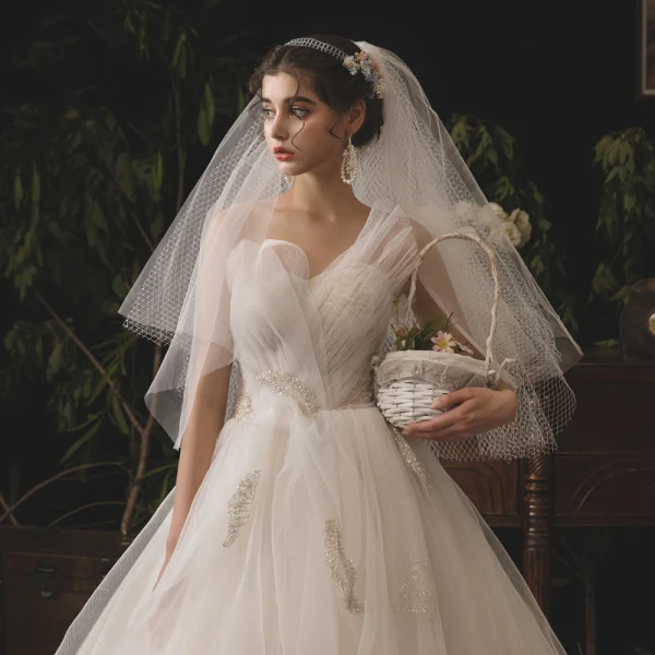 Fine Champagne Brudekjoler 2019 Prinsesse Fantastiske / Unike Kjæreste Uten Ermer Ryggløse Beading Chapel Train Buste