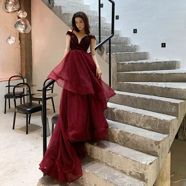 Elegant Burgundy Evening Dresses  2019 A-Line / Princess V-Neck Short Sleeve Beading Sweep Train Cascading Ruffles Backless Formal Dresses