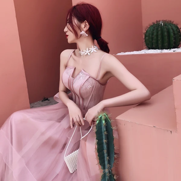 Élégant Perle Rose Robe De Soirée 2019 Princesse Bretelles Spaghetti Sans Manches Noeud Longue Volants Dos Nu Robe De Ceremonie