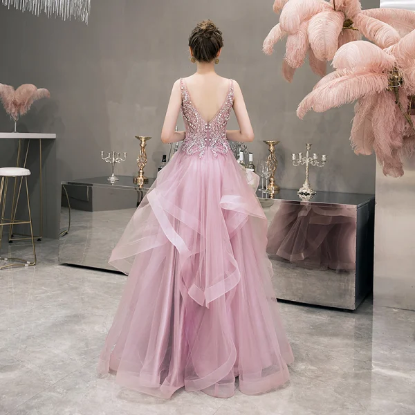 Illusion Rosa Abendkleider 2019 A Linie Tiefer V-Ausschnitt Ärmellos Perle Strass Perlenstickerei Lange Fallende Rüsche Rückenfreies Festliche Kleider