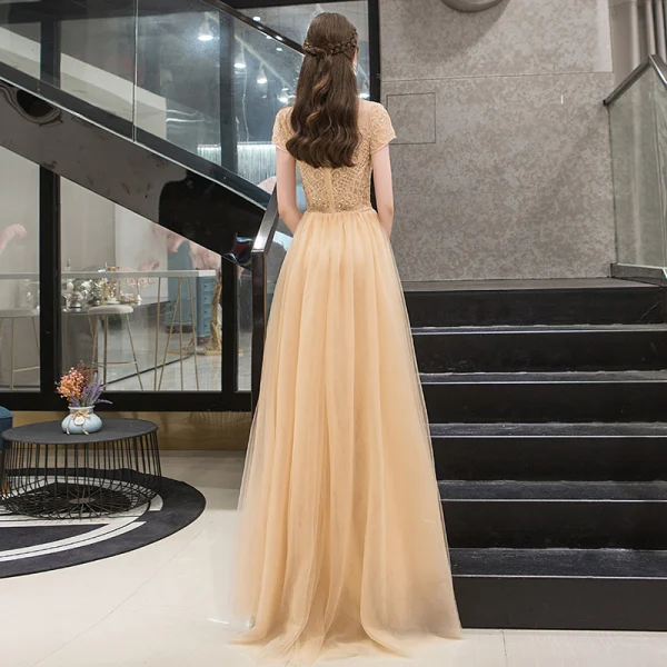 Illusion Gold Durchsichtige Abendkleider 2019 A Linie Rundhalsausschnitt Kurze Ärmel Strass Perlenstickerei Sweep / Pinsel Zug Rüschen Festliche Kleider