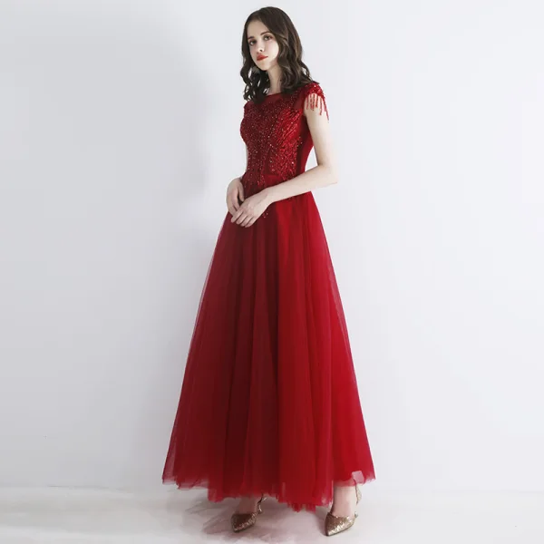 Chic / Belle Bordeaux Robe De Soirée 2019 Princesse Encolure Dégagée Sans Manches Perlage Gland Appliques En Dentelle Longue Volants Dos Nu Robe De Ceremonie