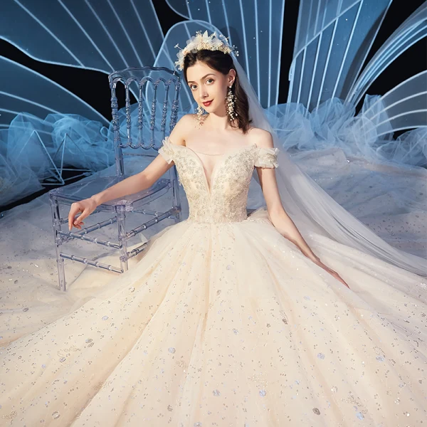 Schöne Champagner Brautkleider / Hochzeitskleider 2019 Ballkleid Off Shoulder Kurze Ärmel Rückenfreies Perlenstickerei Glanz Pailletten Kathedrale Schleppe Rüschen