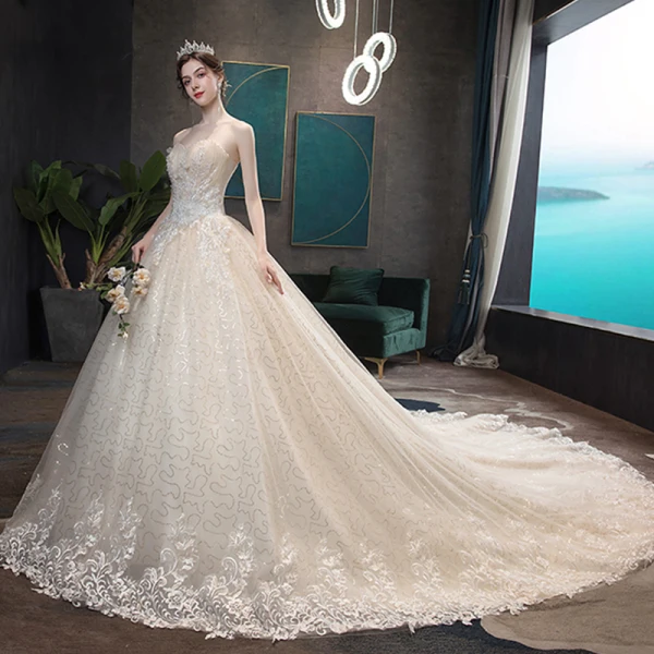 Erschwinglich Champagner Brautkleider / Hochzeitskleider 2019 A Linie Herz-Ausschnitt Ärmellos Rückenfreies Applikationen Spitze Perle Perlenstickerei Glanz Pailletten Tülle Kapelle-Schleppe Rüschen