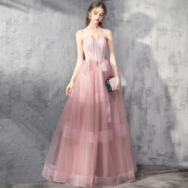 Piękne Różowy Perłowy Sukienki Wieczorowe 2019 Princessa Spaghetti Pasy Bez Rękawów Frezowanie Kokarda Długie Wzburzyć Bez Pleców Sukienki Wizytowe