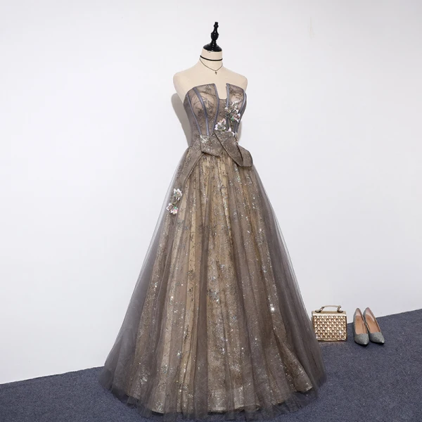 Luxe Grijs Goud Doorzichtige Avondjurken 2019 A lijn Unieke Strapless Mouwloos Appliques Bloem Kralen Glans Tule Lange Ruche Ruglooze Gelegenheid Jurken