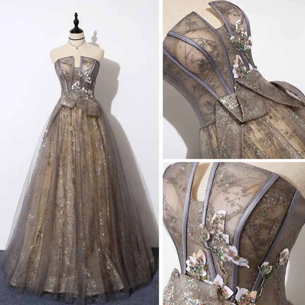 Luxe Grijs Goud Doorzichtige Avondjurken 2019 A lijn Unieke Strapless Mouwloos Appliques Bloem Kralen Glans Tule Lange Ruche Ruglooze Gelegenheid Jurken