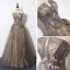 Luxe Grijs Goud Doorzichtige Avondjurken 2019 A lijn Unieke Strapless Mouwloos Appliques Bloem Kralen Glans Tule Lange Ruche Ruglooze Gelegenheid Jurken