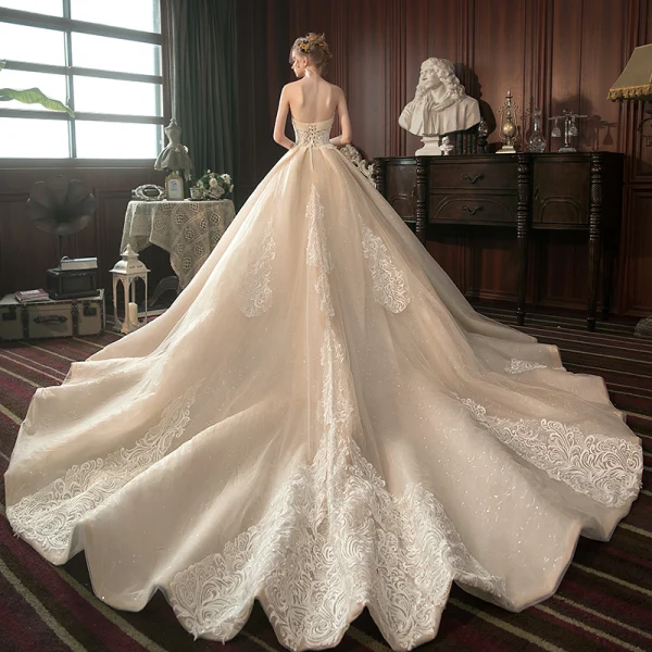 Beste Champagne Brudekjoler 2019 Prinsesse Kjæreste Uten Ermer Ryggløse Glitter Tyll Appliques Blonder Beading Cathedral Train Buste