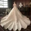 Beste Champagne Brudekjoler 2019 Prinsesse Kjæreste Uten Ermer Ryggløse Glitter Tyll Appliques Blonder Beading Cathedral Train Buste