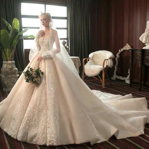 Beste Champagne Brudekjoler 2019 Prinsesse Kjæreste Uten Ermer Ryggløse Glitter Tyll Appliques Blonder Beading Cathedral Train Buste