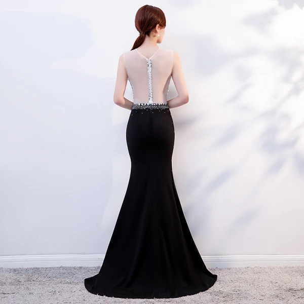 Sexy Schwarz Durchsichtige Abendkleider 2019 Meerjungfrau Rundhalsausschnitt Ärmellos Perlenstickerei Strass Sweep / Pinsel Zug Festliche Kleider
