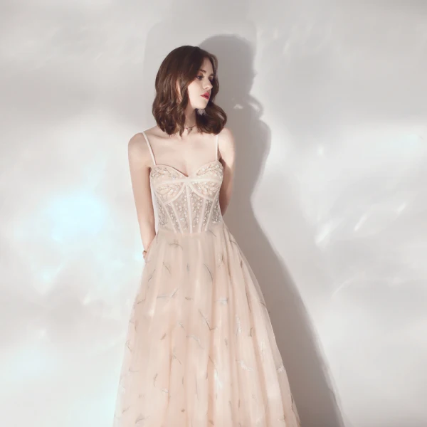 Meilleur Champagne Robe De Soirée 2019 Princesse Bretelles Spaghetti Sans Manches Perlage Longue Volants Dos Nu Robe De Ceremonie