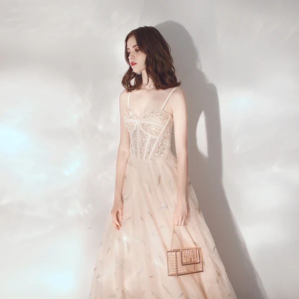 Meilleur Champagne Robe De Soirée 2019 Princesse Bretelles Spaghetti Sans Manches Perlage Longue Volants Dos Nu Robe De Ceremonie