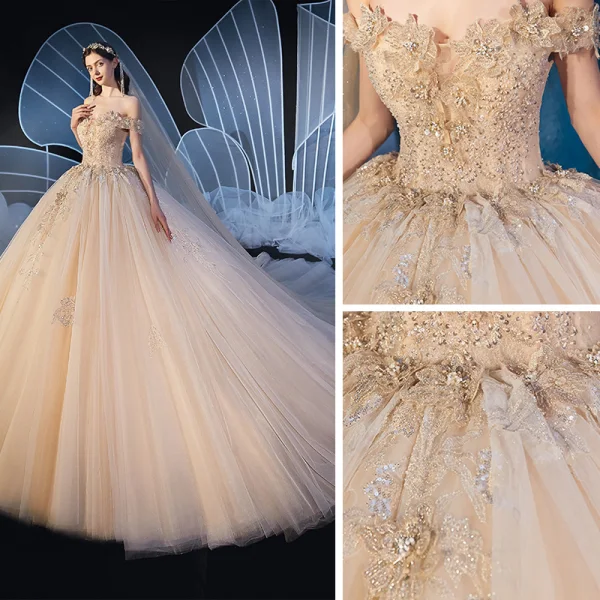Chic / Belle Champagne Robe De Mariée 2019 Robe Boule De l'épaule Transparentes Col v profond Manches Courtes Dos Nu Appliques En Dentelle Paillettes Perlage Cathedral Train Volants