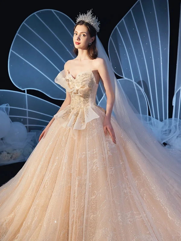 Fine Champagne Brudekjoler 2019 Ballkjole Kjæreste Uten Ermer Ryggløse Glitter Tyll Appliques Blonder Beading Cathedral Train Buste