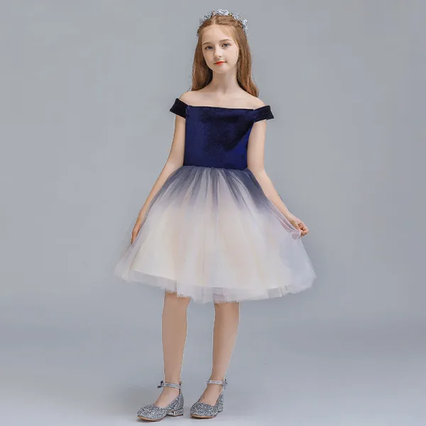 Chic / Beautiful Navy Blue Gradient-Color Suede Flower Girl Dresses 2019 Ball Gown Off-The-Shoulder Short Sleeve Floor-Length / Long Ruffle Backless Wedding Party Dresses