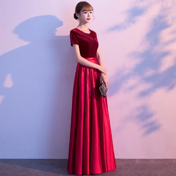 Affordable Burgundy Satin Evening Dresses  2020 A-Line / Princess Scoop Neck Short Sleeve Sash Floor-Length / Long Ruffle Suede Formal Dresses