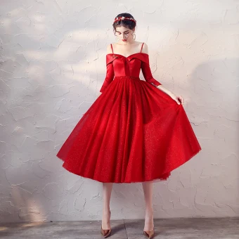 Chic Belle Rouge Satin Robe De Bal 2020 Princesse Bretelles Spaghetti De L 039 Épaule 3 4 Manches Perlage Ceinture Glitter Tulle Courte Volants Dos Nu Robe De Ceremonie