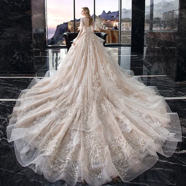 Eleganta Champagne Bröllopsklänningar 2020 Prinsessa V-Hals Pösigt 1/2 ärm Halterneck Appliqués Spets Beading Cathedral Train Ruffle