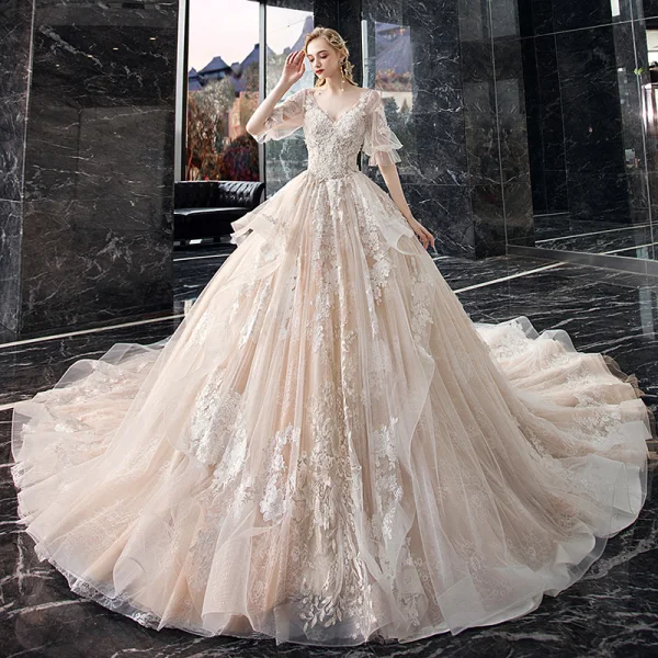 Eleganta Champagne Bröllopsklänningar 2020 Prinsessa V-Hals Pösigt 1/2 ärm Halterneck Appliqués Spets Beading Cathedral Train Ruffle