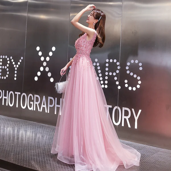 Haut de Gamme Rose Bonbon Robe De Soirée 2020 Princesse V-Cou Sans Manches Appliques En Dentelle Perlage Train De Balayage Volants Dos Nu Robe De Ceremonie