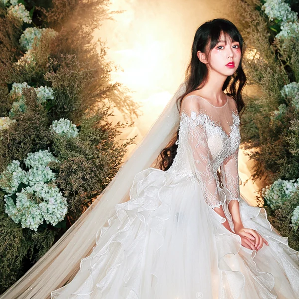 Chic / Belle Champagne Transparentes Robe De Mariée 2020 Robe Boule Encolure Dégagée 3/4 Manches Dos Nu Glitter Organza Appliques En Dentelle Perlage Cathedral Train Volants