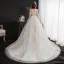 Abordable Ivoire Robe De Mariée 2020 Princesse De l'épaule Manches Courtes Dos Nu Glitter Appliques En Dentelle Chapel Train Volants