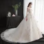 Abordable Ivoire Robe De Mariée 2020 Princesse De l'épaule Manches Courtes Dos Nu Glitter Appliques En Dentelle Chapel Train Volants