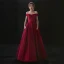 Haut de Gamme Bordeaux Satin Robe De Soirée 2020 Princesse De l'épaule Manches Courtes Ceinture Longue Volants Robe De Ceremonie