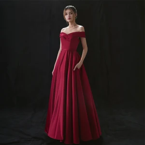 Gama Alta Borgoña Satén Vestidos De Noche 2020 A Line Princess Fuera Del Hombro Manga Corta Cinturón Largos Ruffle Vestidos Formales