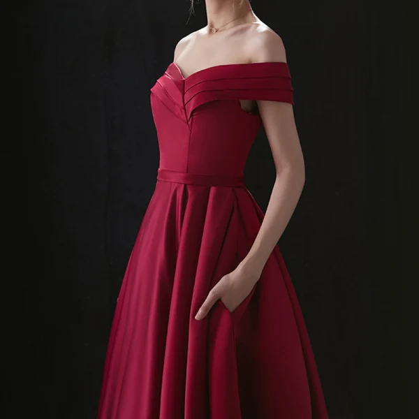 Haut de Gamme Bordeaux Satin Robe De Soirée 2020 Princesse De l'épaule Manches Courtes Ceinture Longue Volants Robe De Ceremonie