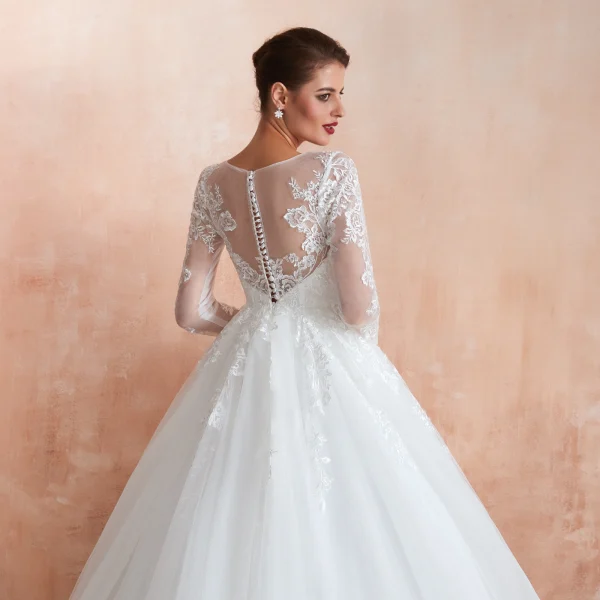 Romantique Ivoire Transparentes Robe De Mariée 2020 Robe Boule Encolure Carrée 3/4 Manches Appliques En Dentelle Chapel Train Volants