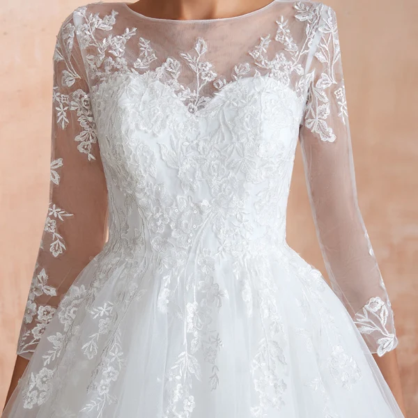 Romantique Ivoire Transparentes Robe De Mariée 2020 Robe Boule Encolure Carrée 3/4 Manches Appliques En Dentelle Chapel Train Volants