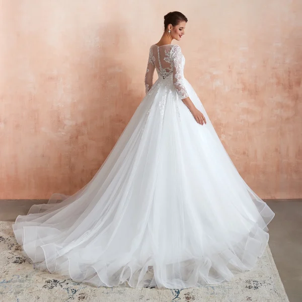 Romantique Ivoire Transparentes Robe De Mariée 2020 Robe Boule Encolure Carrée 3/4 Manches Appliques En Dentelle Chapel Train Volants